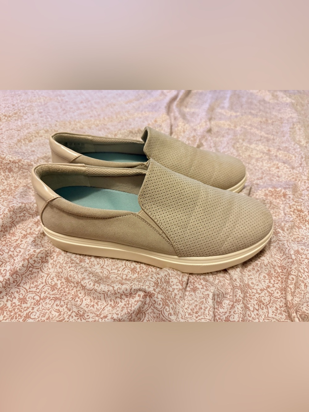 Women’s Dr. Scholl’s slip on comfort shoe